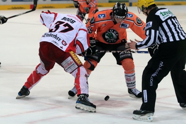 Scorpions 04022009   044.jpg